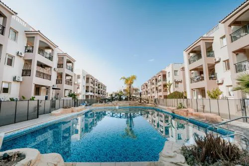 Royal Seacrest Luxe 2B Poolside Apartment