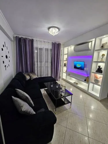 Sea view apartment near Mall