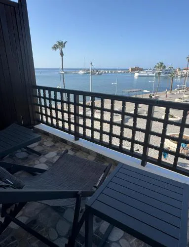 SeaView Pearl- Paphos Harbour Adults Only