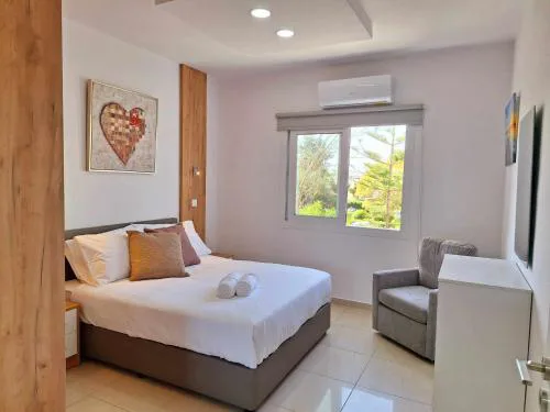 Stylish Apt Kato Paphos Close to Beach & Vibrant Harbor Life
