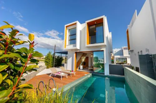 Villa Laurus 6, walking distance to the beach