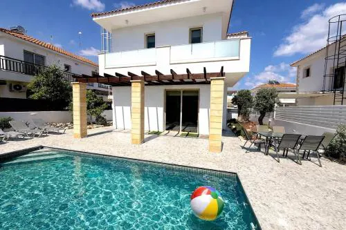 Alexa Beach Villa -Tourism License 9331