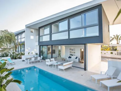 Holiday Home Neue- moderne 3-Schlafzimmer-Villa mit privatem Pool by Interhome