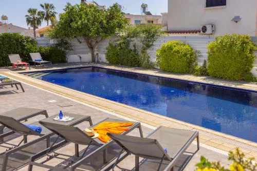 Pantaros Luxury Villas with pool