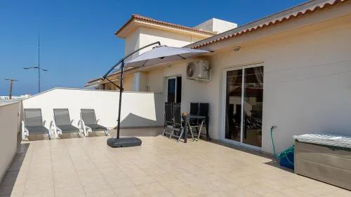 Penthouse Apartment Sleeps 4 - Sea Views Pool