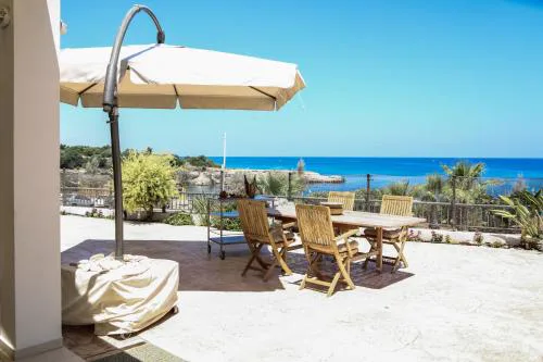 Phaedrus Living: Seaside Luxury Villa Anafi
