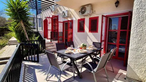 Rose Apartment