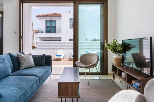 Sea La Vie 3-BR Villa & Private Pool in Protaras