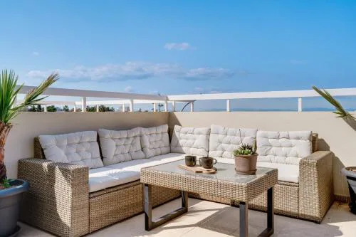 Too Coool 2 Bedroom Apartment Ellia