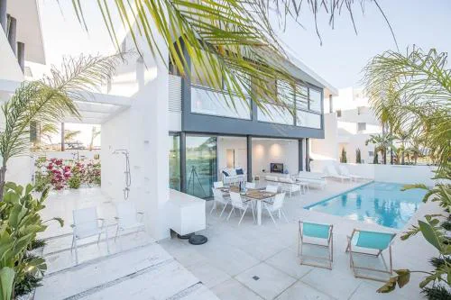 Villa Limni Enas - Luxury And Contemporary 3 Bedroom Kapparis Villa With Sea View