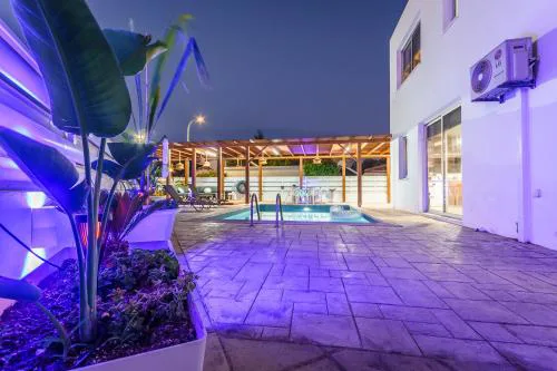 Black Swan Villa