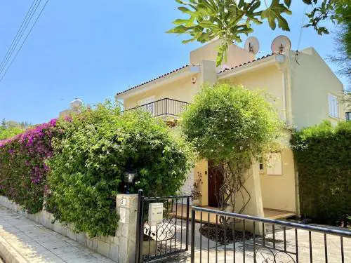 Midea's holiday villa
