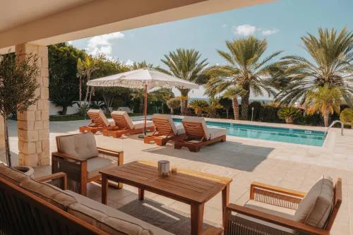 Stylish villa with sea view