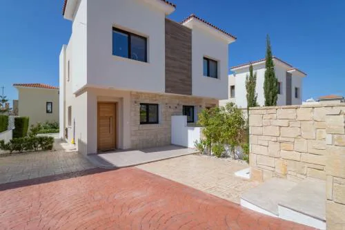Townhouse Chamomile - 2BR Coastal Retreat near Coralia Beach