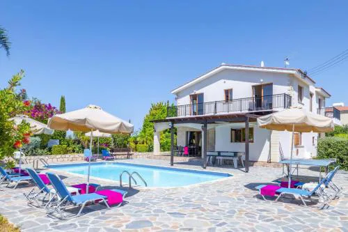 Villa Nicola by Villa Plus