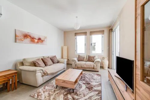 Steni Views Apartment by Ezoria Villas