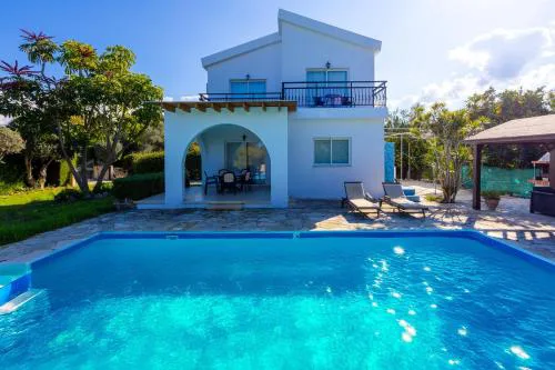 Sun Beach Villa Tria
