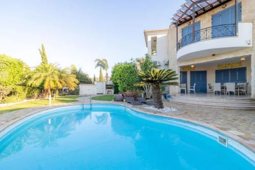 Villa Rafaela - Luxury 4BR Retreat near the Baths of Aphrodite