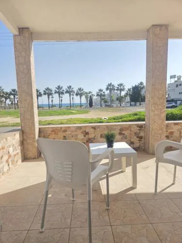 2 bedroom home sea view