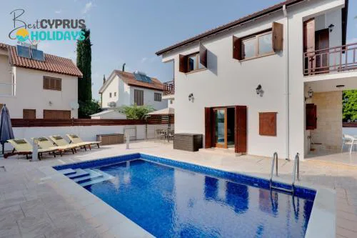 Amelia Beach Villa wpool -500mfrombeach