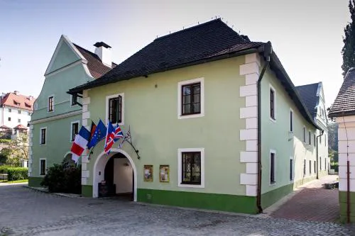 Rožmberský dvůr