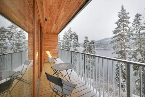 Element Lakeside Apartments