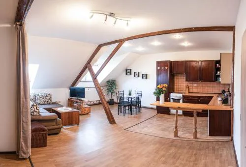Podkrovní apartmán s výhledem na náměstí