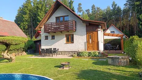Chata Mareček - v lesní osadě u řeky Lužnice