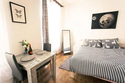 Aurion Pilsen Center - Stylish Apartment for 2