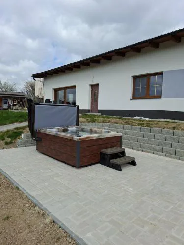 apartmany pod letištem s vířivkou