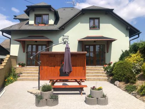 AP1, Hrubá Skála, Apartmány Nad Lípou