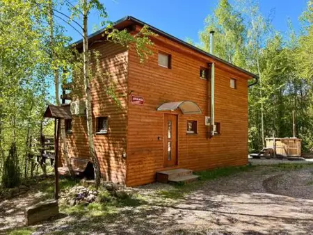 Domek nad skálou