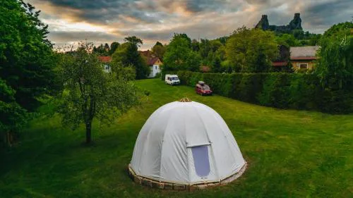 glamping podtrosky