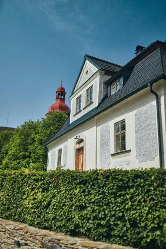 Barokní kaplanka 1796 A. D. - luxusní apartmány v Českém ráji