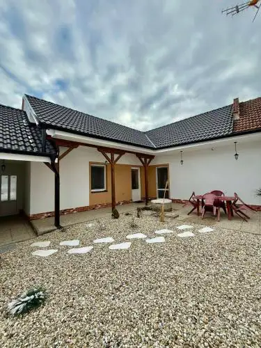 Chaloupka u Přehrady