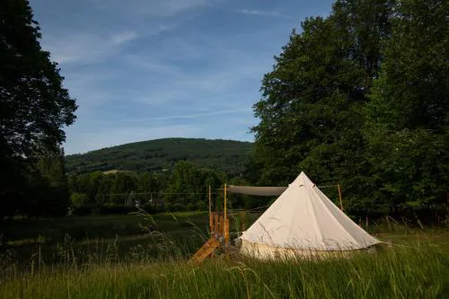 Glamping & Farm Zlaté Podlesí - Stan na louce