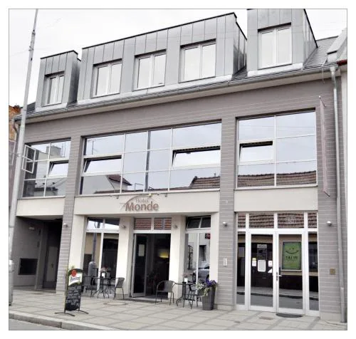 Hotel Monde