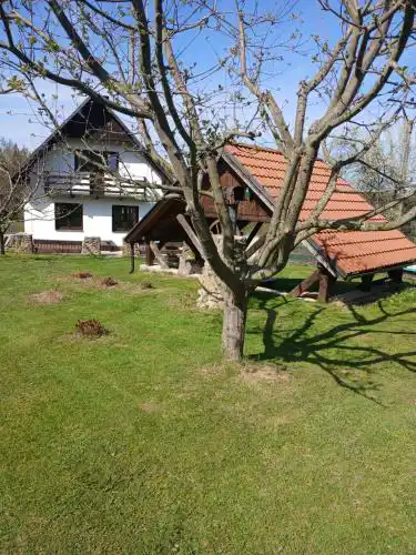 Chata na rozcesti