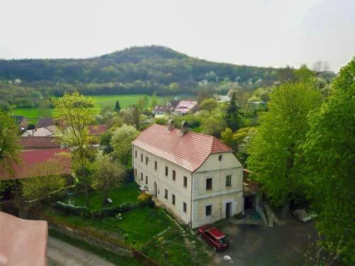 Boreč, Velemín