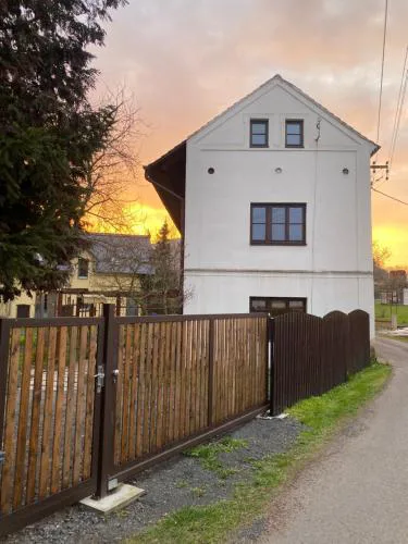 Pokoje v chalupě pod Milešovkou