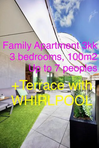 DH Family and Whirlpool Premium Apartment 3kk, 2x SmartTV-NETFLIX, Big Terrace and Free Parking