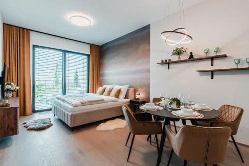 Luxusní zahradní rezidence - 3 min od centra, 2 ložnice, zahrada, 117 m2
