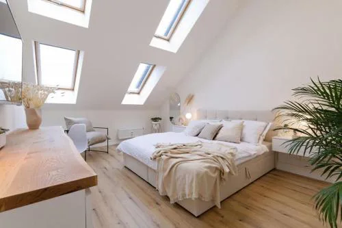 Beautiful apartment few steps from main square
