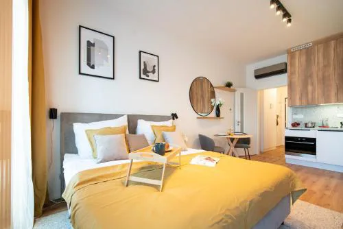 apartino Studio Apartment - FREE parking, city view balcony, nespresso, netflix