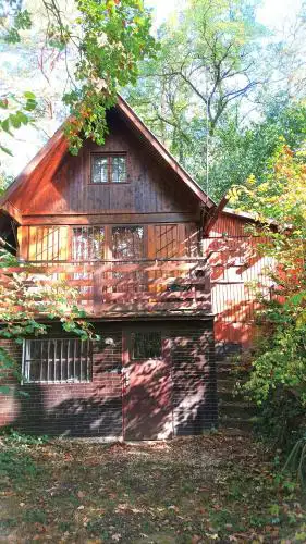 Old cottage, steep hill, read info and rating