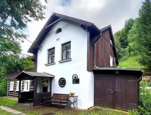 Dobroslov Cottage