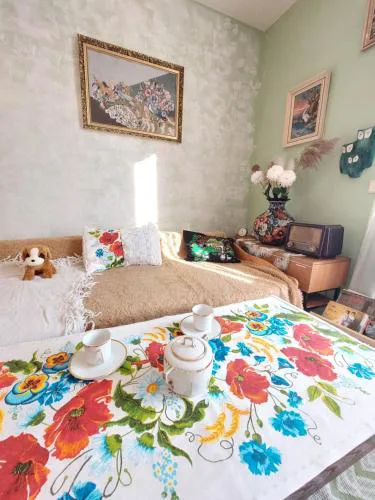 GROUNDFLOOR Vintage RETRO bezbarierovy v rodisti Karel Capek RUR ROBOT 40min od Krkonos pro milovniky cyklistiky Vintage non-barier accomodation near mountain for bicycle, JW