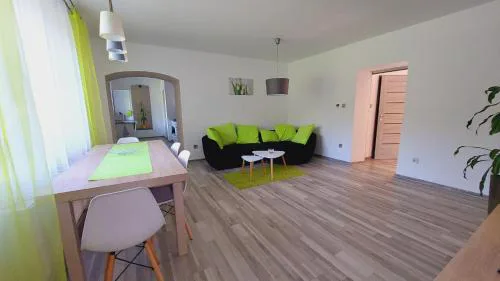 Apartmán Budín - v klidu přírody, s parkováním