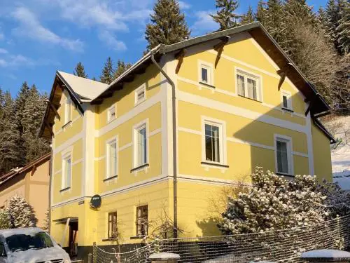 Villa Hillside Lodge & Garden by Interhome