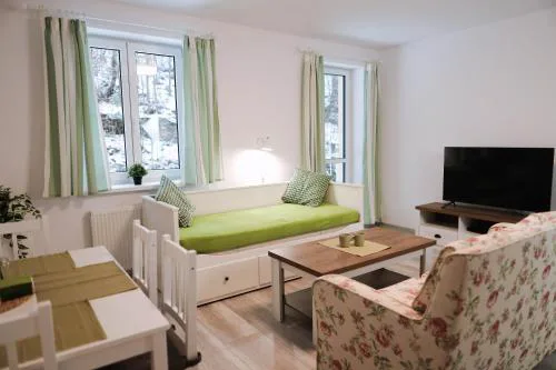 Flower Apartment